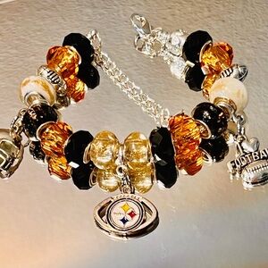 Pittsburgh Steelers beaded charm bracelet